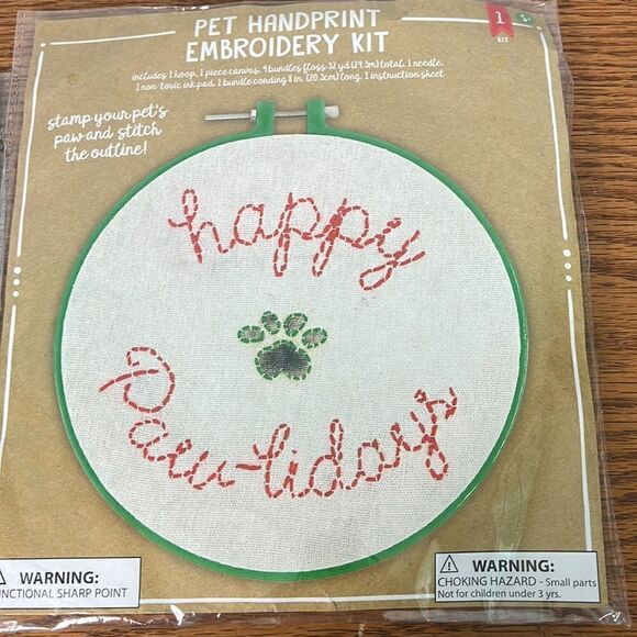 Embroidery kits, hanging plants & paw prints - Picture 3 of 7